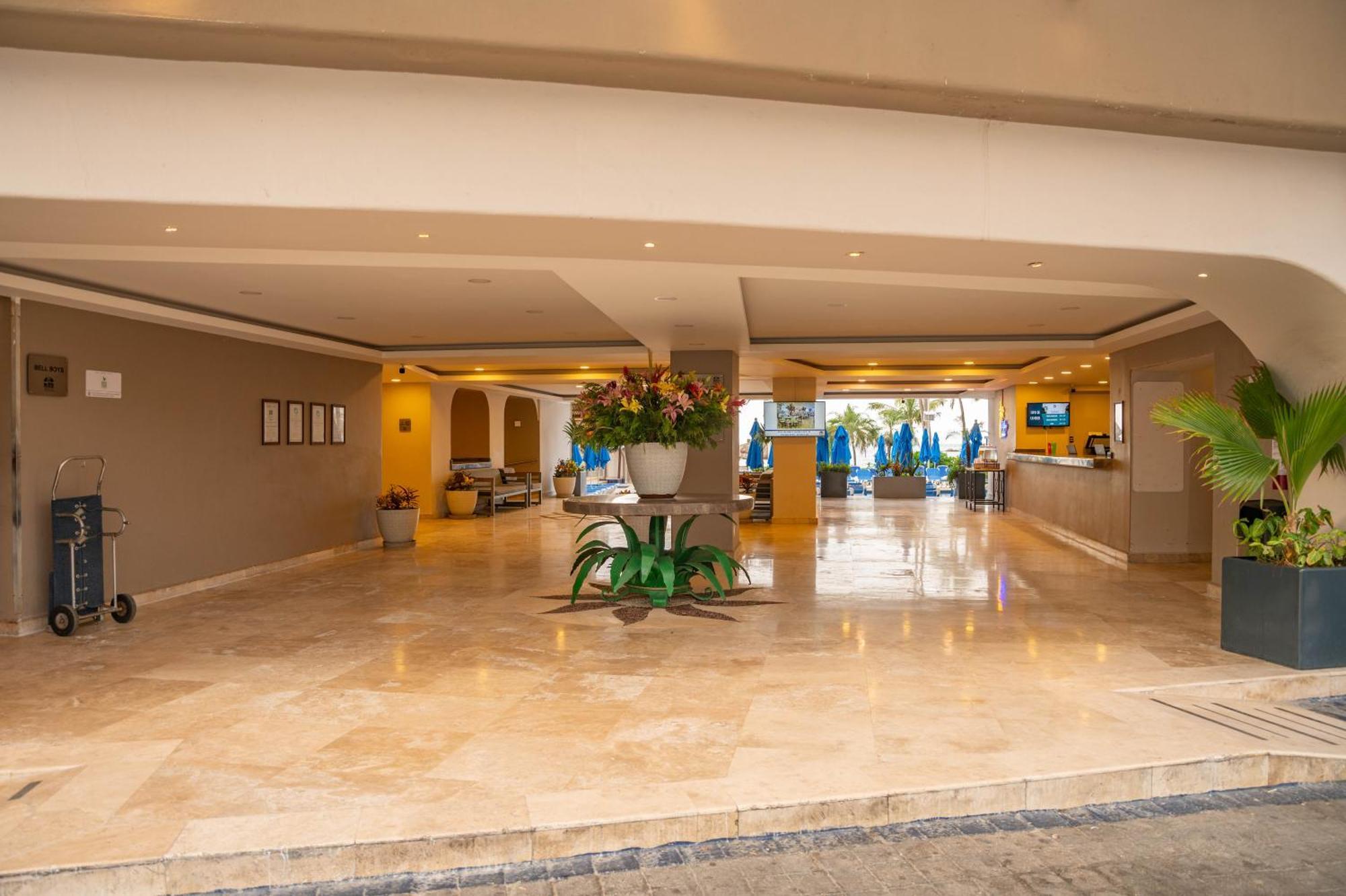 Ritz Acapulco All Inclusive Dış mekan fotoğraf Lobby