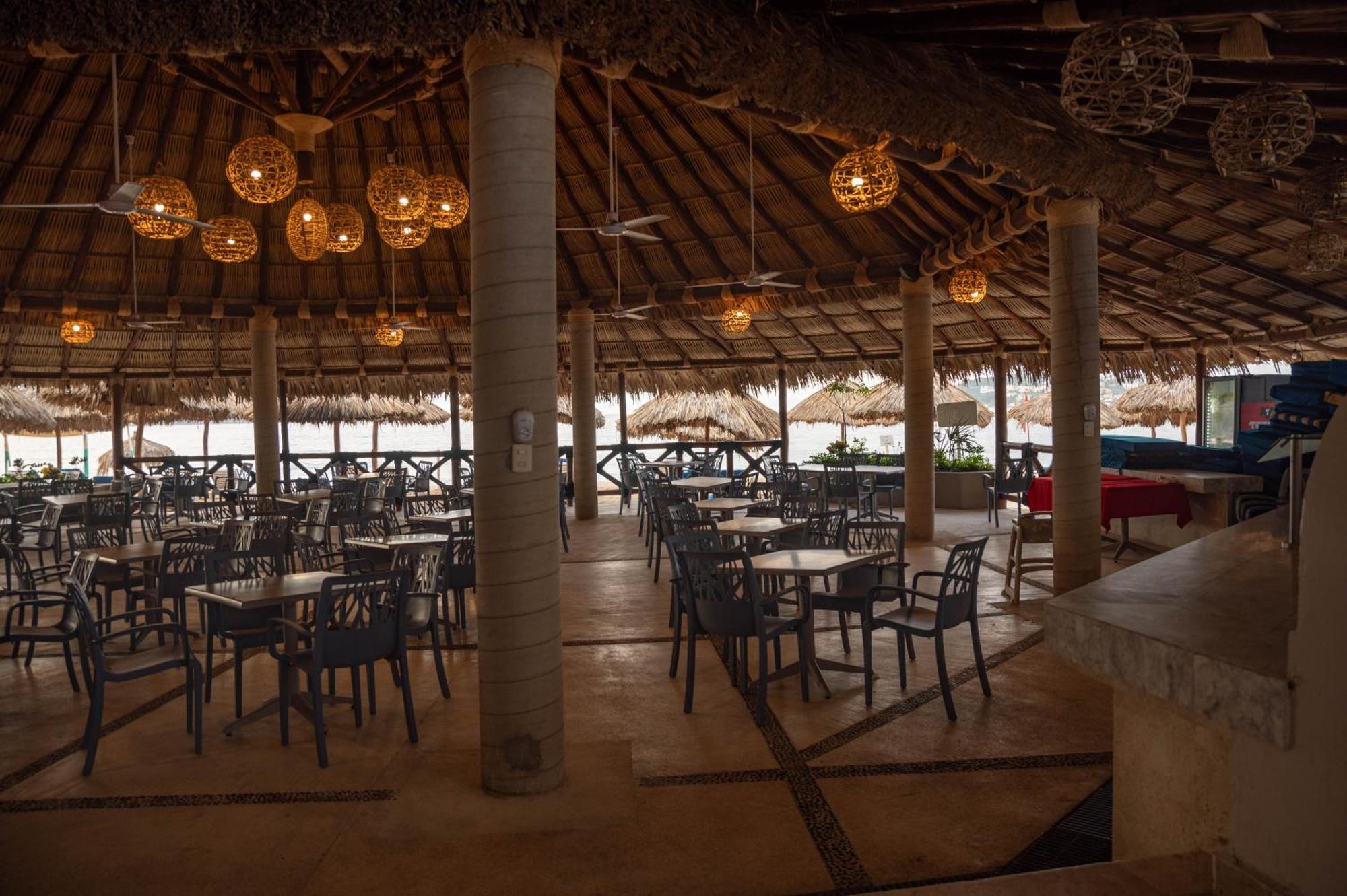 Ritz Acapulco All Inclusive Dış mekan fotoğraf The interior of the restaurant