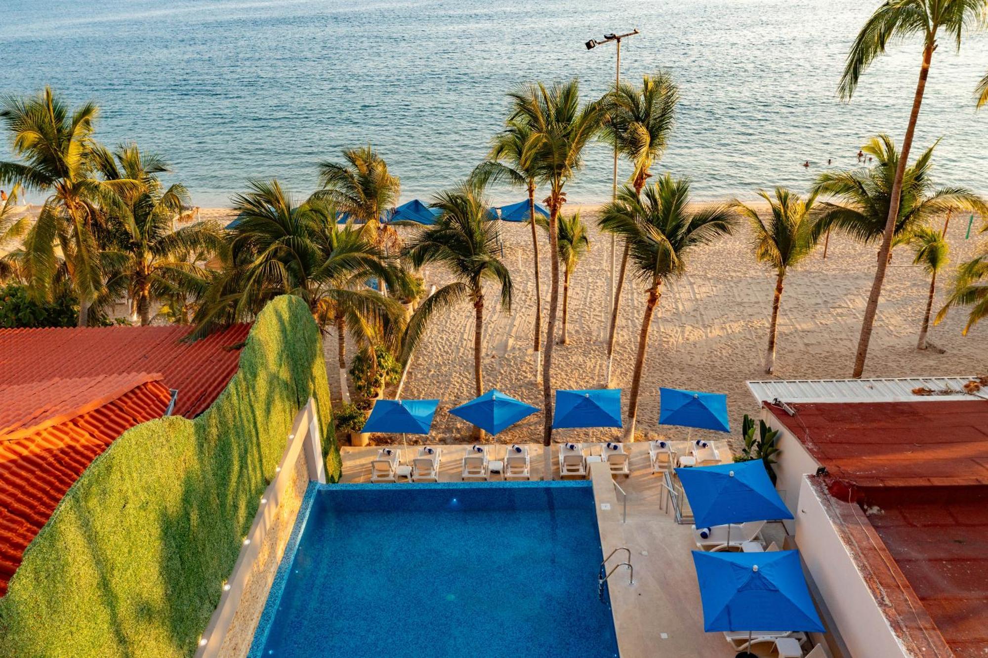 Ritz Acapulco All Inclusive Dış mekan fotoğraf View of the beach from the hotel